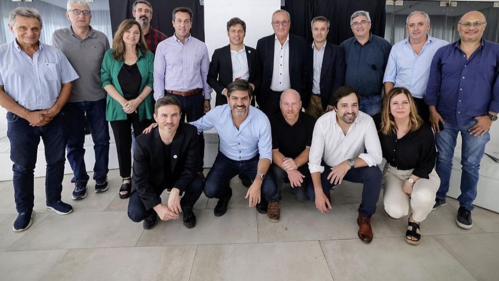 El intendente Lunghi mantuvo un encuentro con el gobernador Kicillof en Necochea