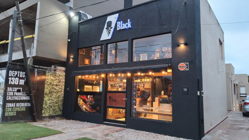 Black presentó el whisky más caro de la ciudad