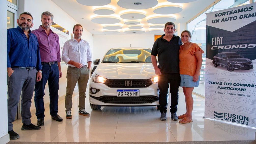 Grupo Fusión entregó el automóvil 0 km sorteado a fin de año pasado