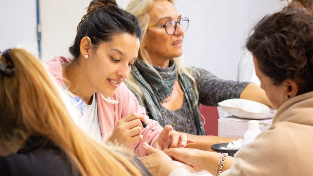 La Universidad Barrial abre la inscripción para los talleres de oficios, deportes y cultura
