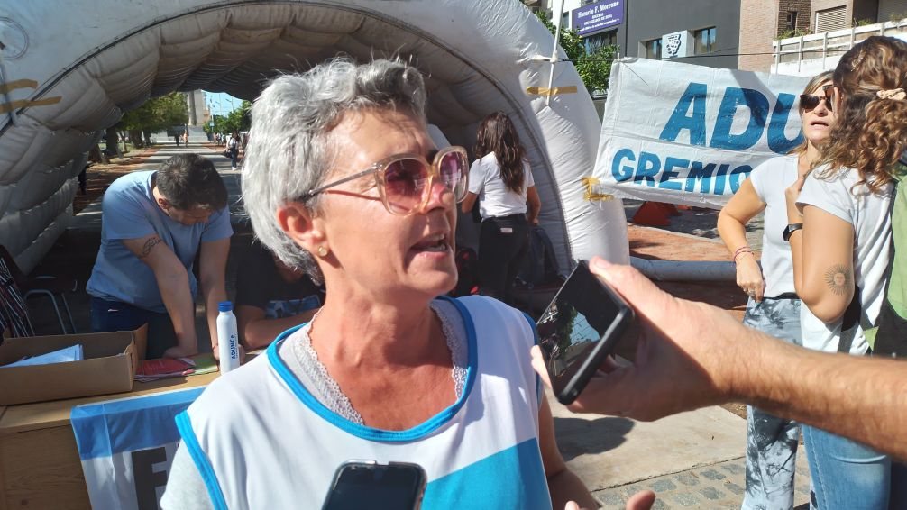 "La UNICEN corre riesgo de que en mayo esté cerrada"