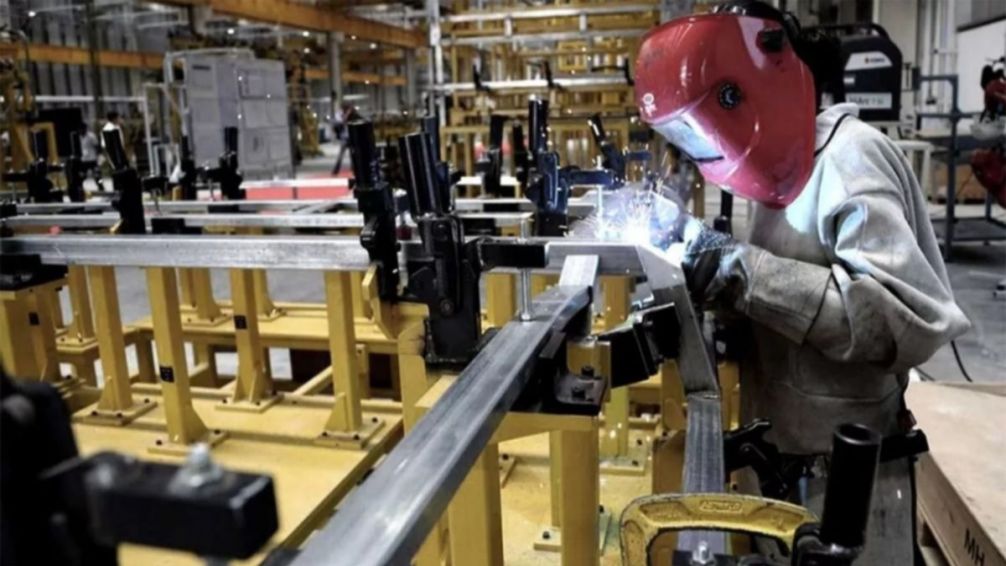La industria pyme cayó 9,9% anual en febrero