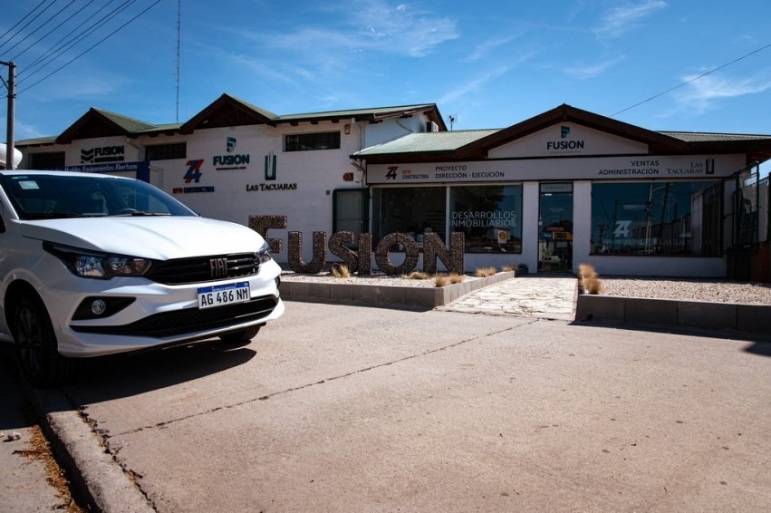 Grupo Fusión entregó el automóvil 0 km sorteado a fin de año pasado