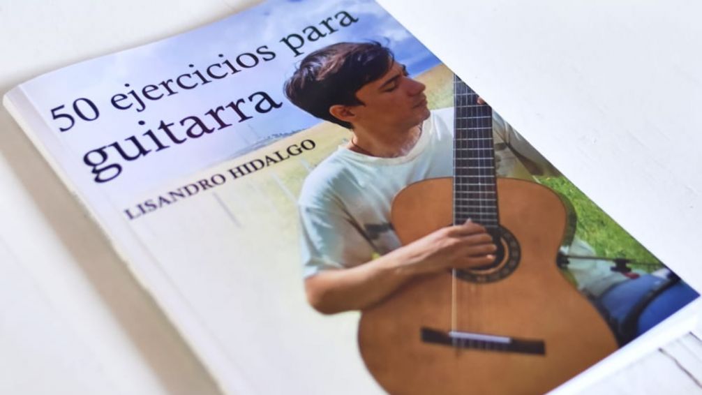 El guitarrista Lisandro Hidalgo presenta su libro en el Teatro La Confraternidad 