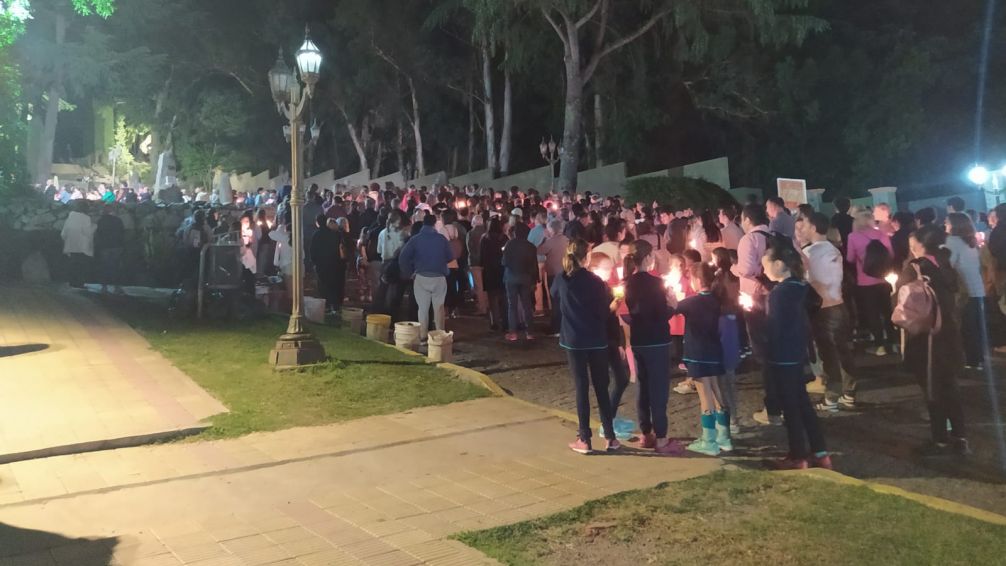 Se realizó el Vía Crucis de la Familia