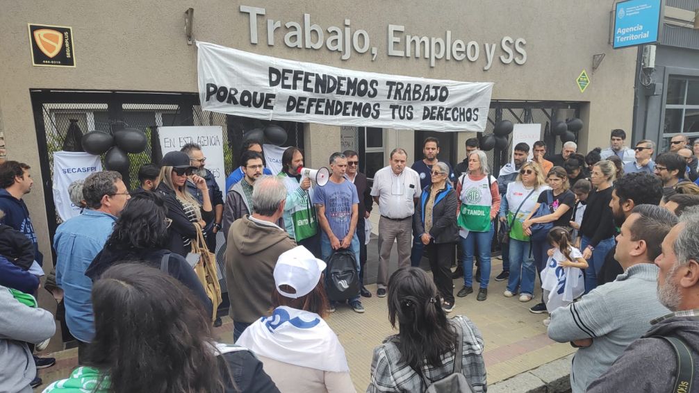 Ante los despidos, sindicatos estatales mostraron su unidad frente al Ministerio de Trabajo