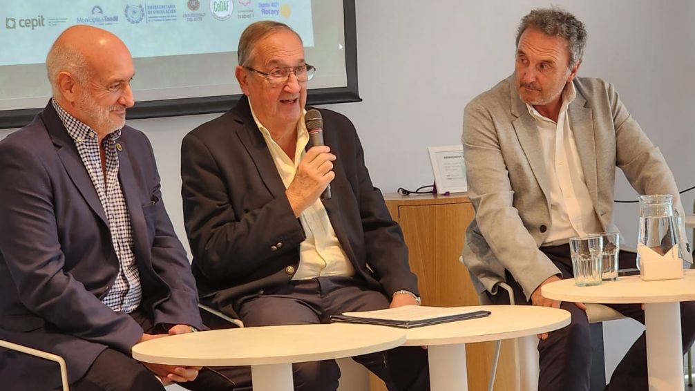 El intendente Lunghi inauguró la jornada multidisciplinaria de Municipios Sostenibles