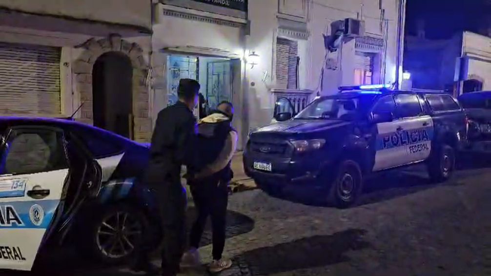 Se secuestró una importante cantidad de marihuana y se aprehendió a dos personas