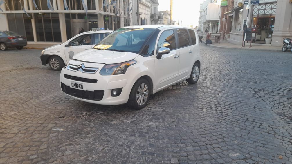 Chocaron de dos autos en pleno centro