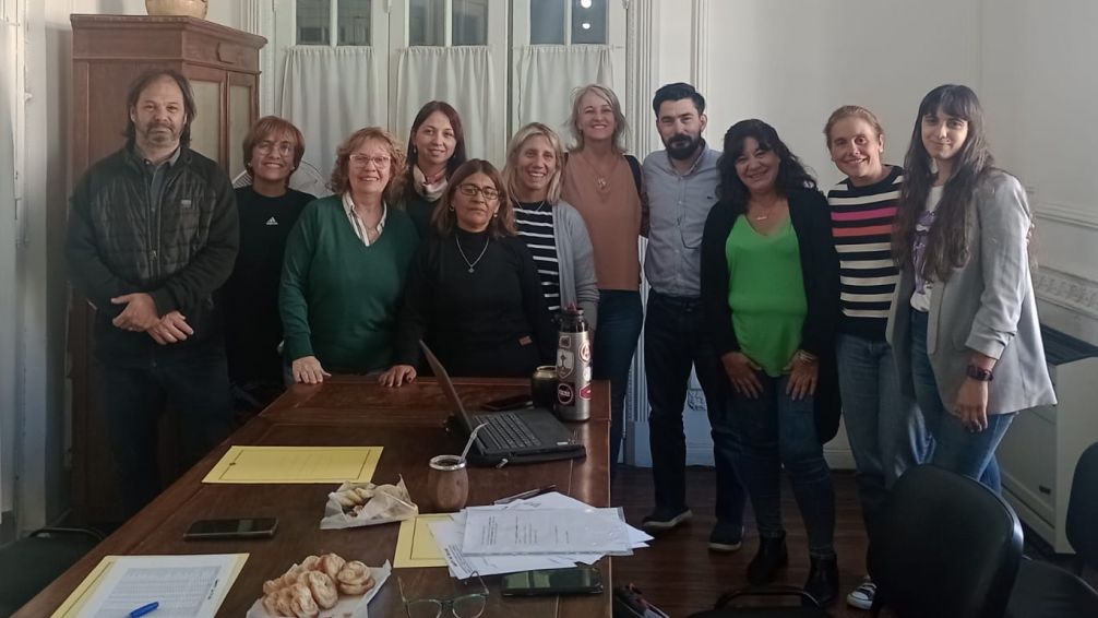Con la presencia de autoridades, evalúan el pase a planta permanente de auxiliares de educación