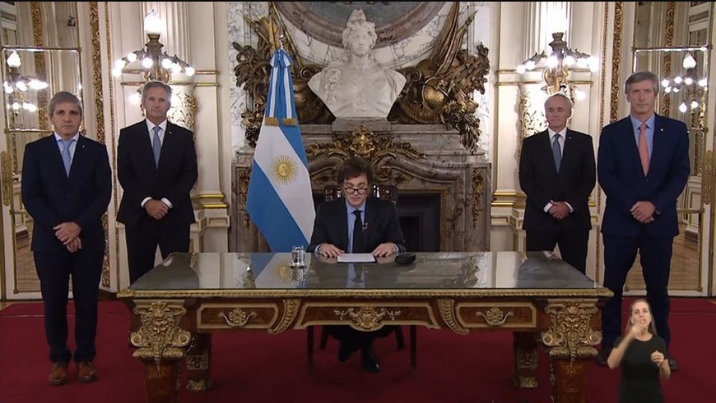 Milei anunció un superávit fiscal del 0,2% en el primer trimestre del año