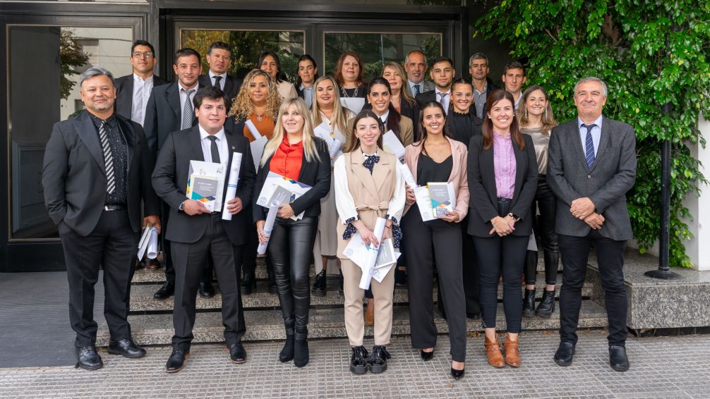 Multitudinaria jura de nuevos abogados en la Sede del Colegio