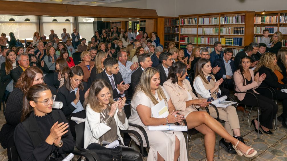 Multitudinaria jura de nuevos abogados en la Sede del Colegio