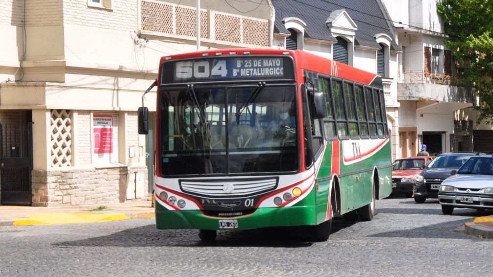 Cambios de recorrido de colectivos y cortes de tránsito por la Marcha Nacional Universitaria