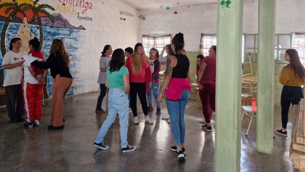La Unicen comenzó con los talleres artísticos en distintas cárceles
