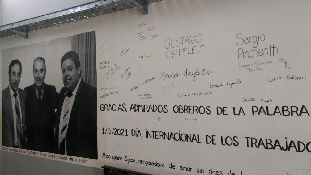 Día de los trabajadores: la tarea de hombres y mujeres de medios recordada en murales