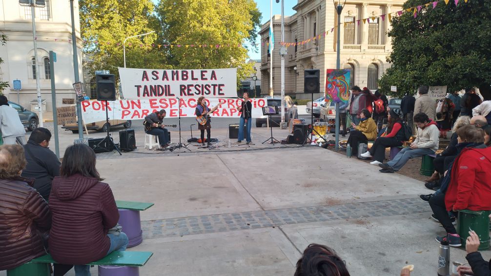 "Tandil Resiste" realizó un nuevo festival en la Plaza Independencia
