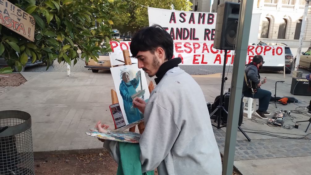 "Tandil Resiste" realizó un nuevo festival en la Plaza Independencia
