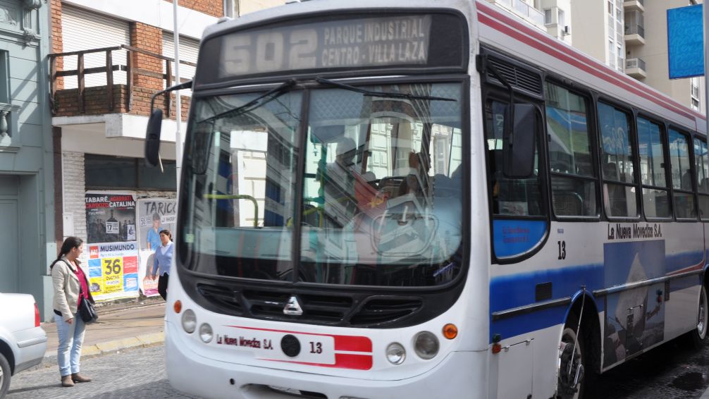 "La Línea 502 tiene para 10 días más. Si no hacemos algo, no va a existir más"