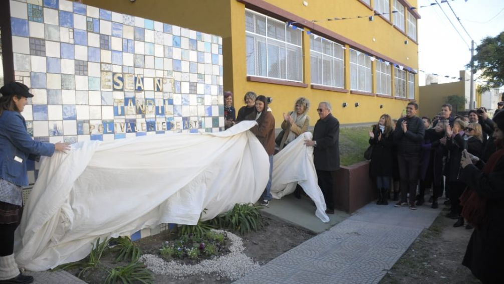 En el 50º aniversario de la Escuela Polivalente, el intendente Lunghi destacó el gran trabajo de la institución