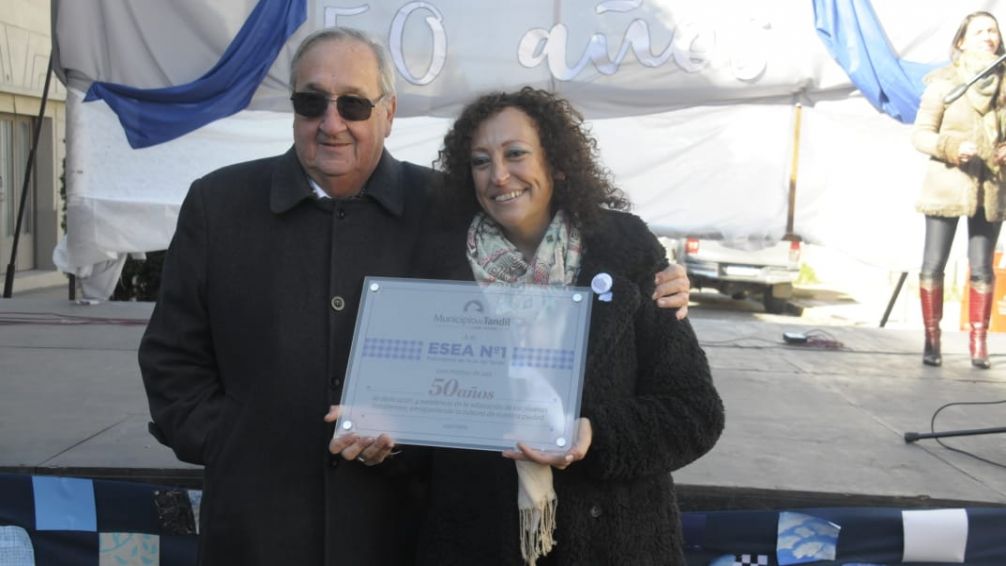 En el 50º aniversario de la Escuela Polivalente, el intendente Lunghi destacó el gran trabajo de la institución