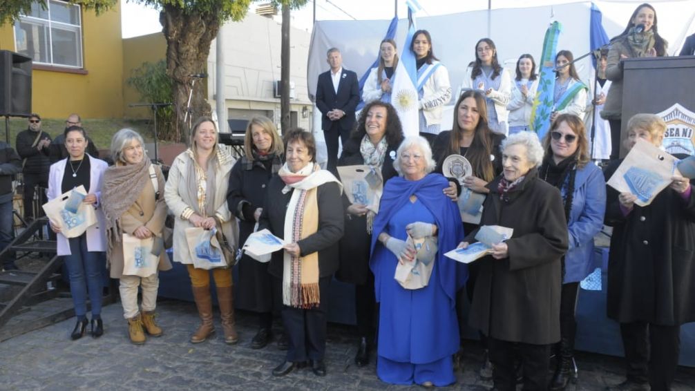 En el 50º aniversario de la Escuela Polivalente, el intendente Lunghi destacó el gran trabajo de la institución
