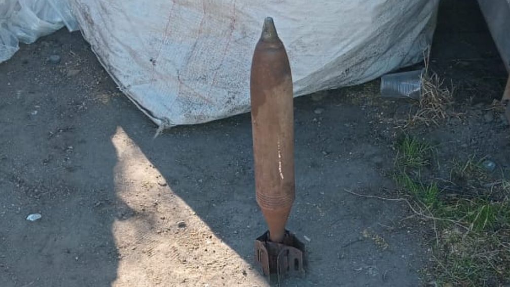 Encuentran un proyectil de mortero en el interior de una planta recicladora