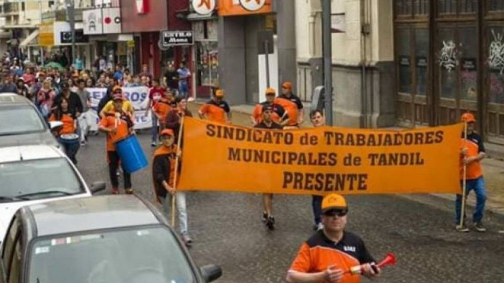Trabajadores Municipales adhieren al paro y convocan a una reunión en el Sindicato