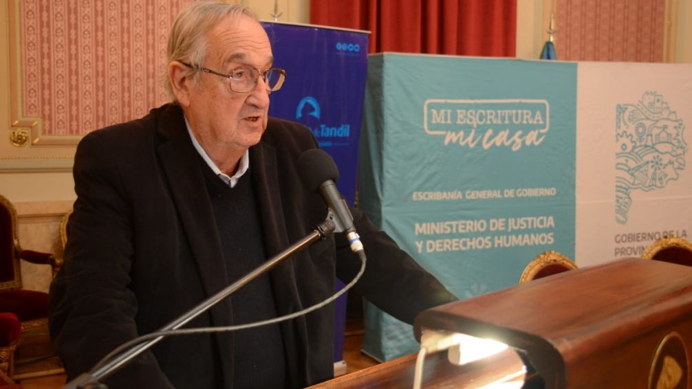 En un acto, Provincia y Municipio procedieron a la firma de más de 300 escrituras 