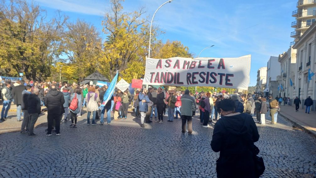 En el marco del Paro Nacional, hubo manifestación contra Milei en Tandil