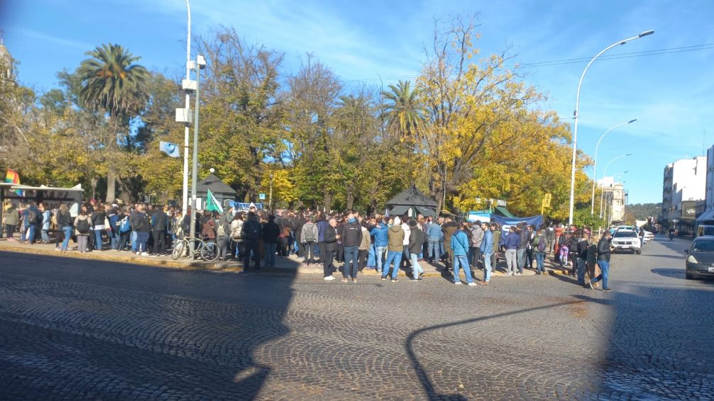 En el marco del Paro Nacional, hubo manifestación contra Milei en Tandil