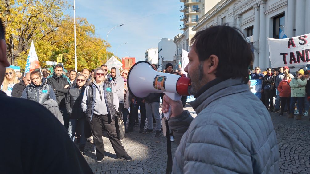 En el marco del Paro Nacional, hubo manifestación contra Milei en Tandil