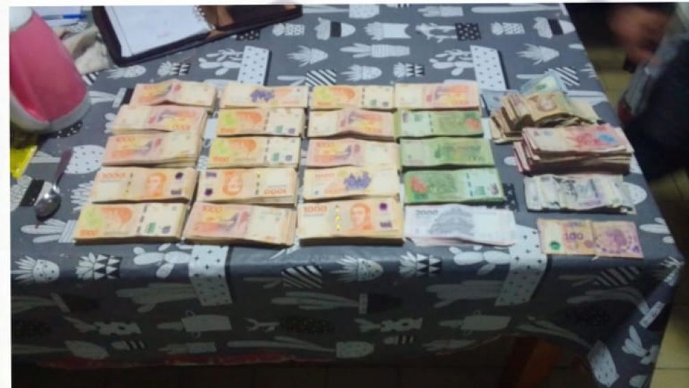 La Policía secuestró 320 kilos de cable, tres millones de pesos y 2 mil dólares