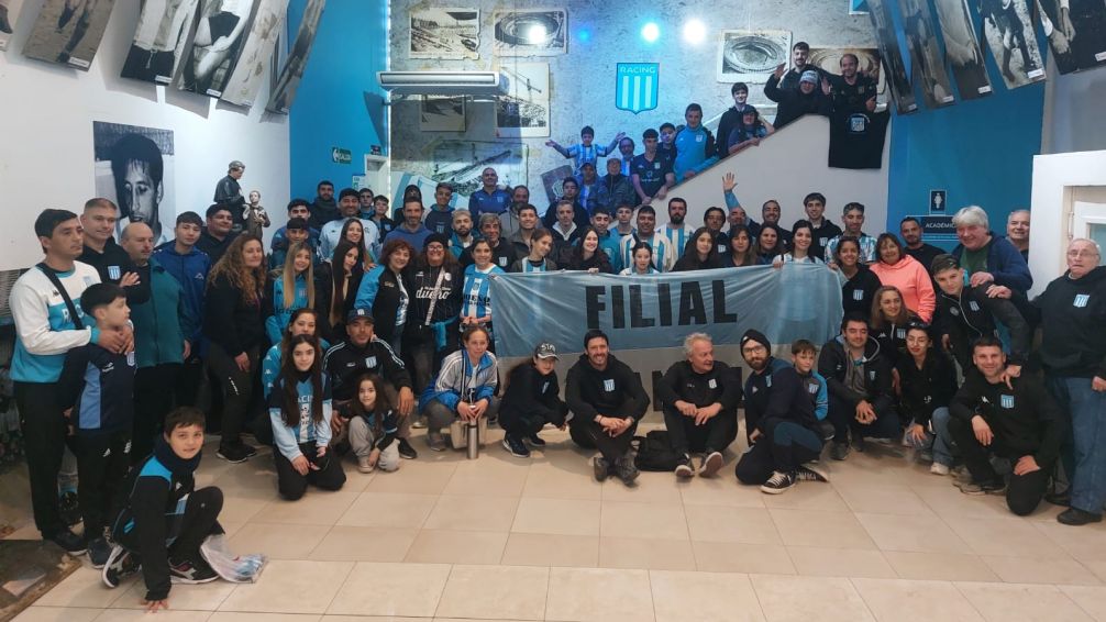 La Filial de Racing de Tandil realizó un viaje soñado