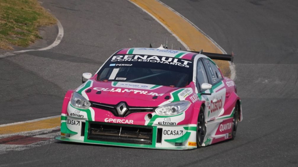 Leo Pernía se llevó el triunfo en un carrerón del TC2000 en Rosario