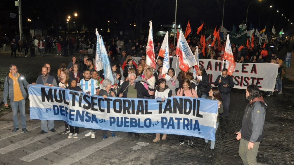 En Tandil también se reclamó contra la Ley de Bases