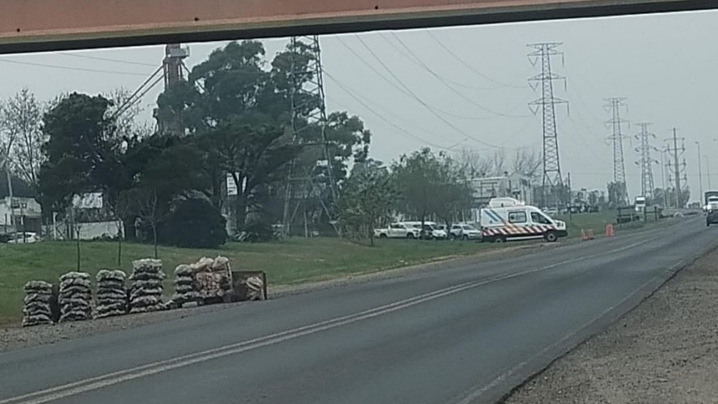 A pesar de la presencia de Seguridad Vial, puestos ruteros se ubican a escasos metros del asfalto