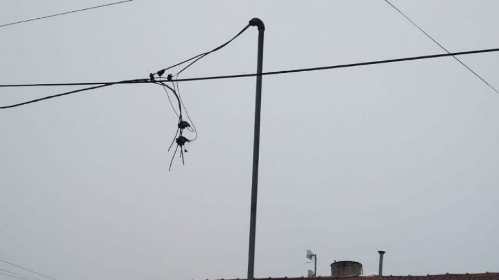 Robo de cables dejó sin servicio a un complejo de departamentos