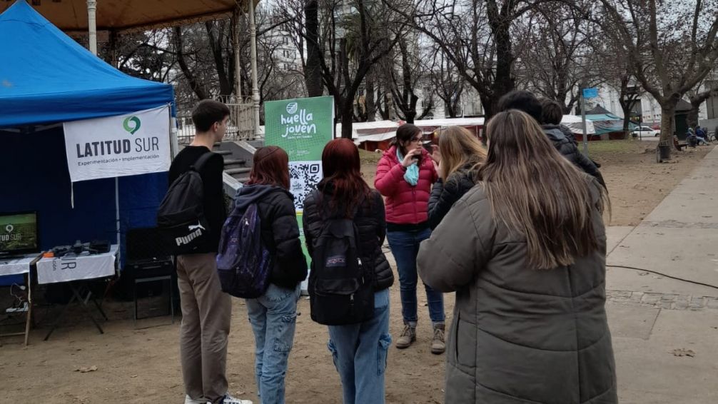Desde "Huella Joven" brindaron orientación a jóvenes que quieran sumarse a la iniciativa