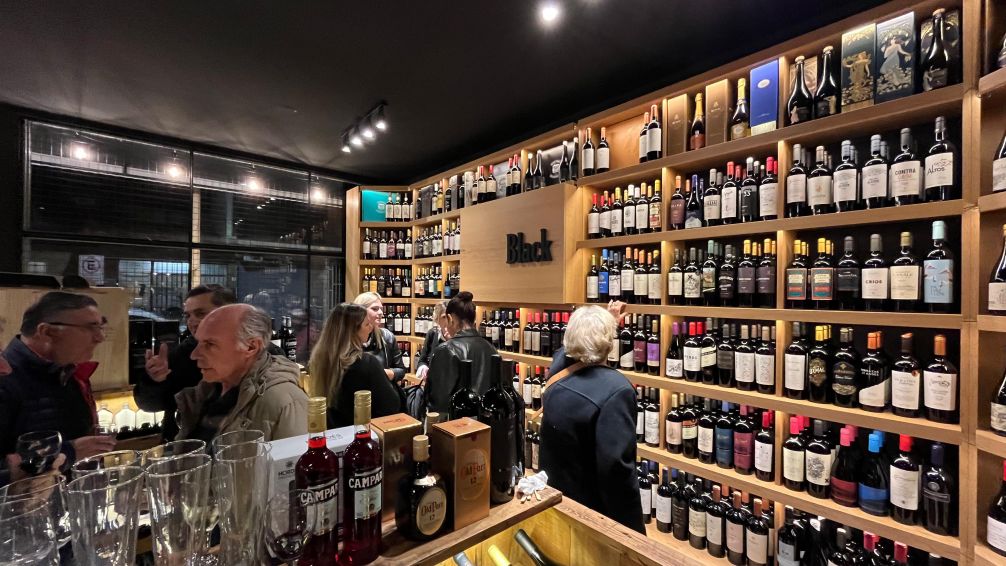 Vinoteca Black inauguró su segunda sucursal