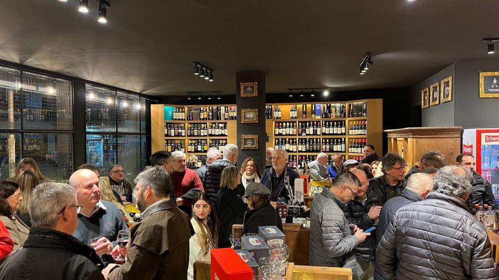 Vinoteca Black inauguró su segunda sucursal