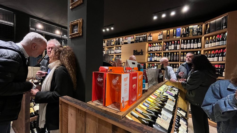 Vinoteca Black inauguró su segunda sucursal