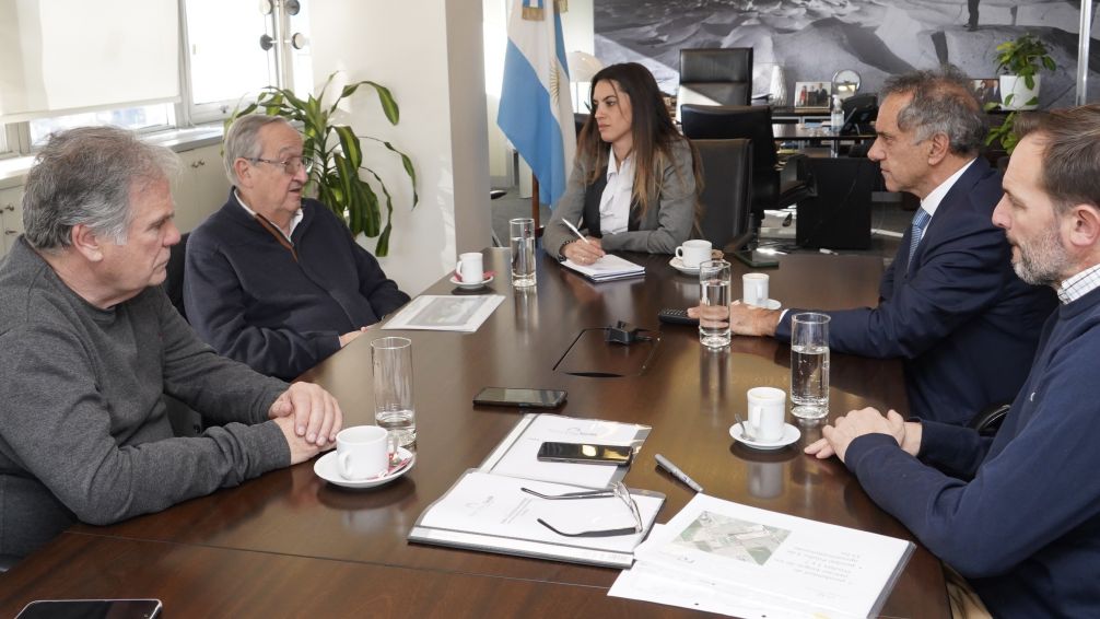Lunghi se reunió con Scioli