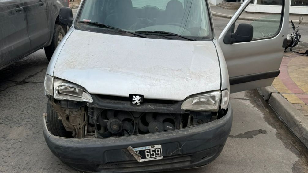 Se produjo un choque en Alberdi y Garibaldi