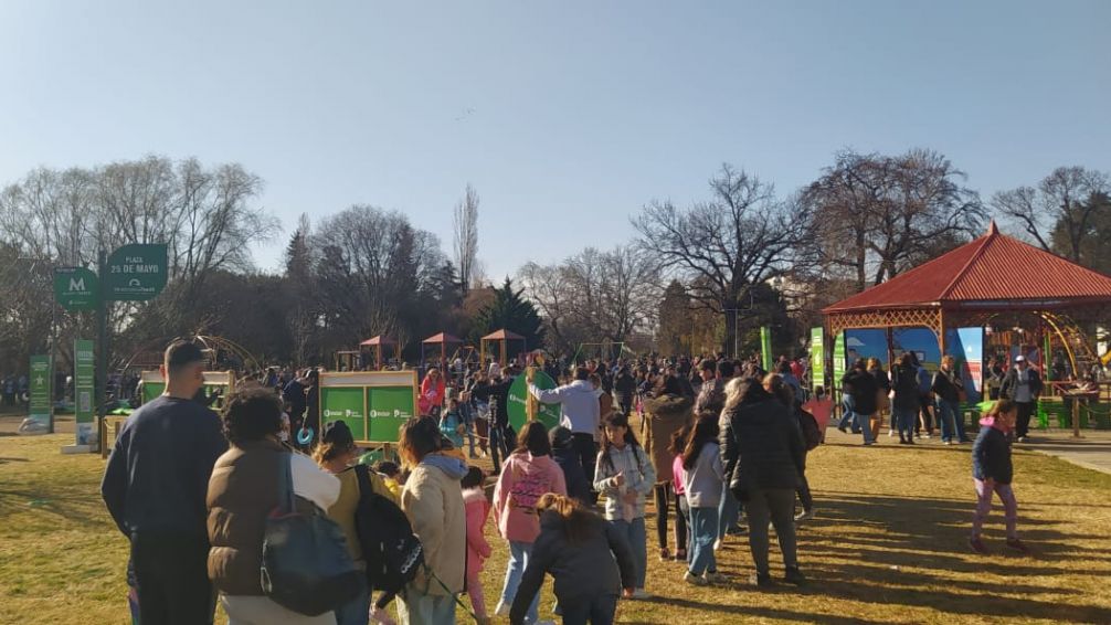 Cientos de niños disfrutaron de un Encuentro Cultural en la Plaza 25 de Mayo