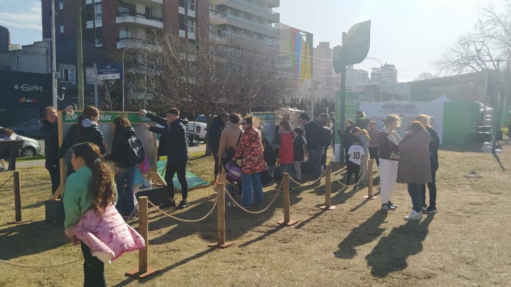 Cientos de niños disfrutaron de un Encuentro Cultural en la Plaza 25 de Mayo