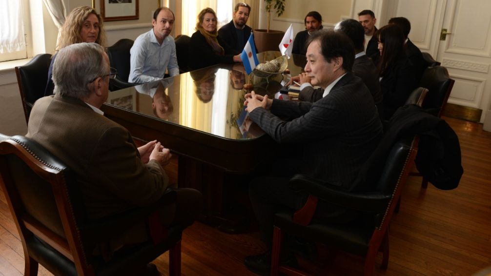 El intendente Miguel Lunghi recibió la visita del Embajador de Japón, Yamauchi Hiroshi