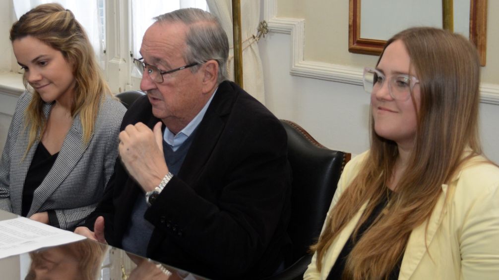 El intendente Miguel Lunghi puso en funciones a los nuevos directores