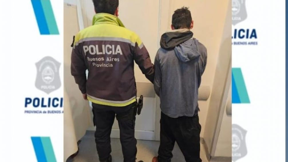 Rompió la vidriera de un local y se llevó diversas prendas