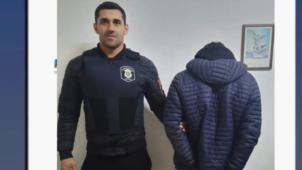 La policía detuvo a un hombre que era buscado por el robo de un auto